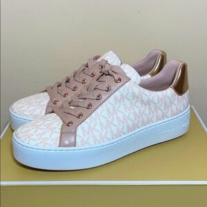 Michael Kors Poppy lace up soft pink shoes 6